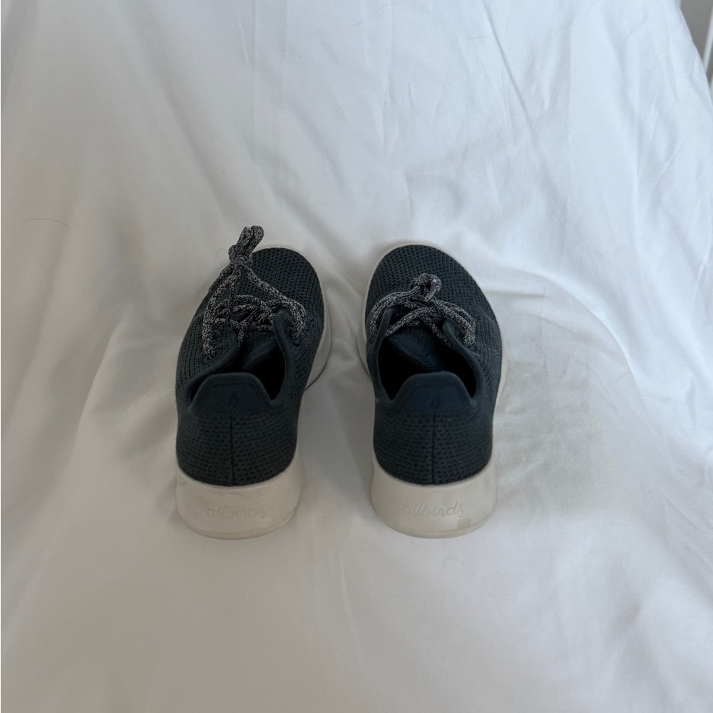 Women’s dark blue Allbirds sneakers - Picture 5 of 7